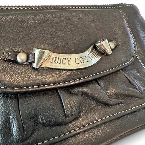 Juicy Couture Vintage Black Leather Wristlet Y2K - Picture 5 of 8
